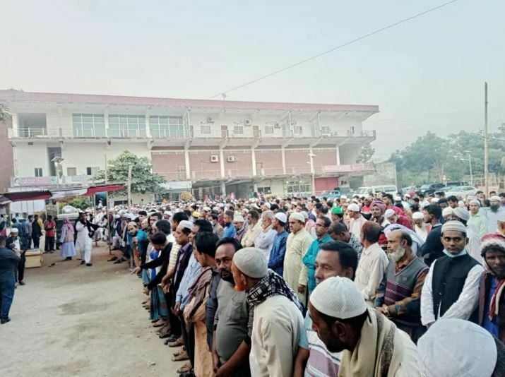 গুলিতে নিহত ইউপি চেয়ারম্যানের দাফন সম্পন্ন
