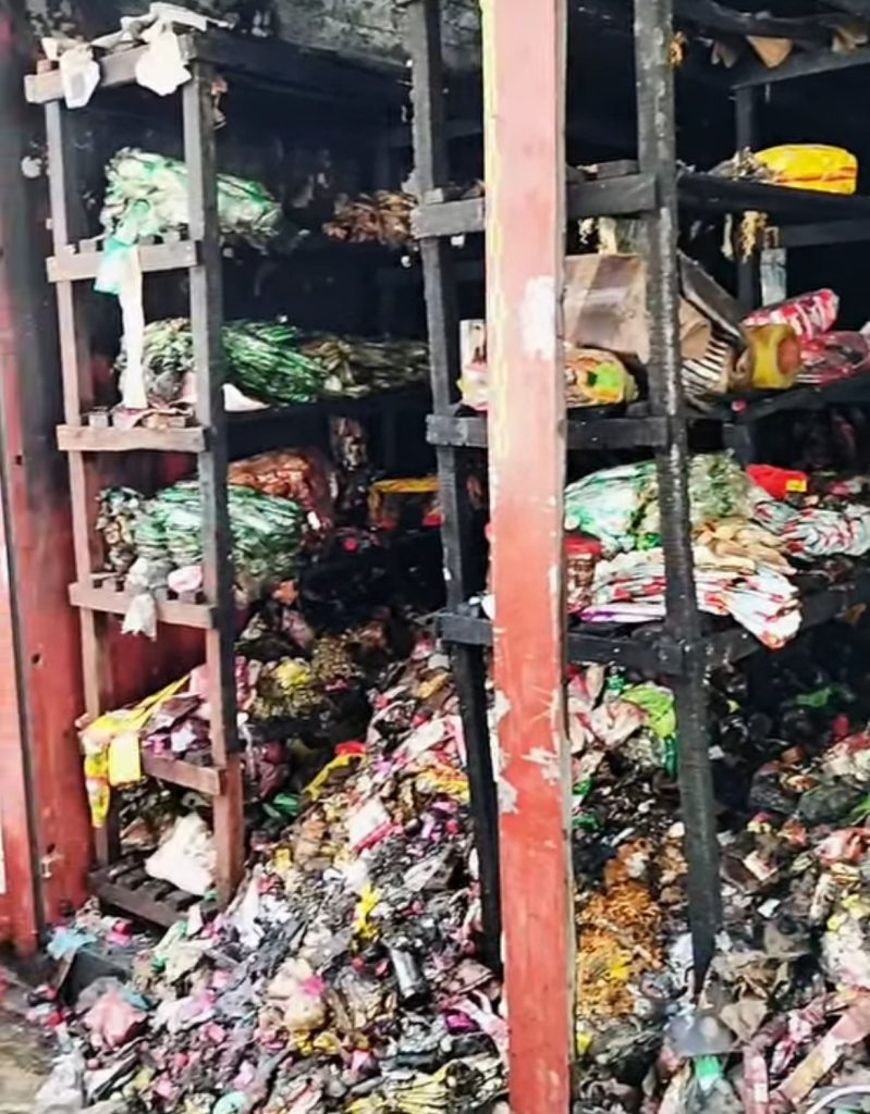 নবীনগরে ভয়াবহ অগ্নিকাণ্ডে ৩ দোকানের অর্ধকোটি টাকার মালামাল পুড়ে ছাই